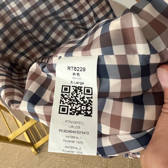 Classic Beige Trench Coat - Picture 3 of 4